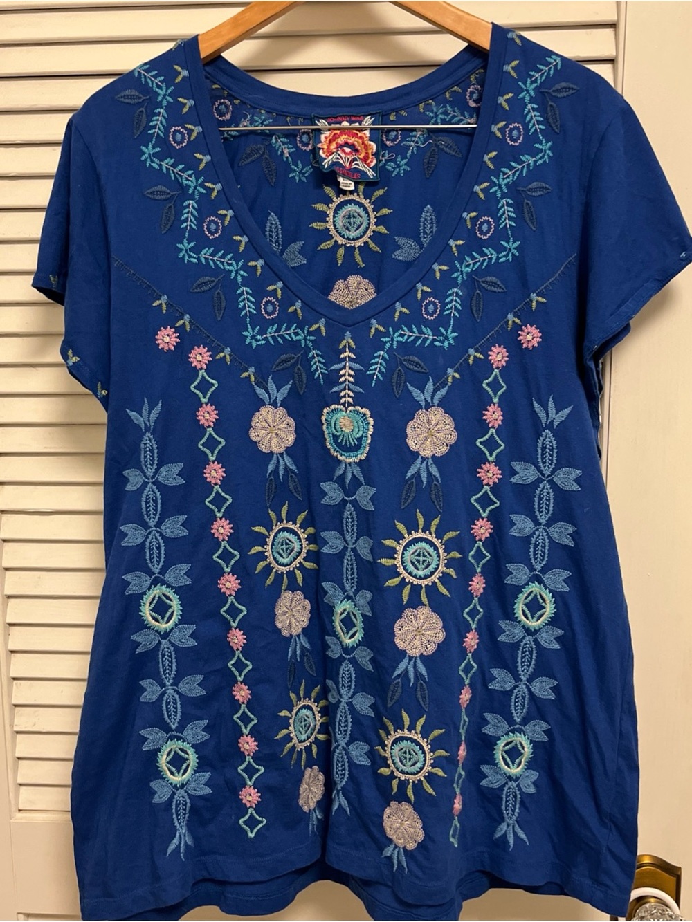 Johnny Was Royal Blue Embroidered V‑Neck Short Sleeve Top